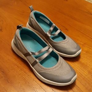 Vionic Cute & Casual Sneakers
